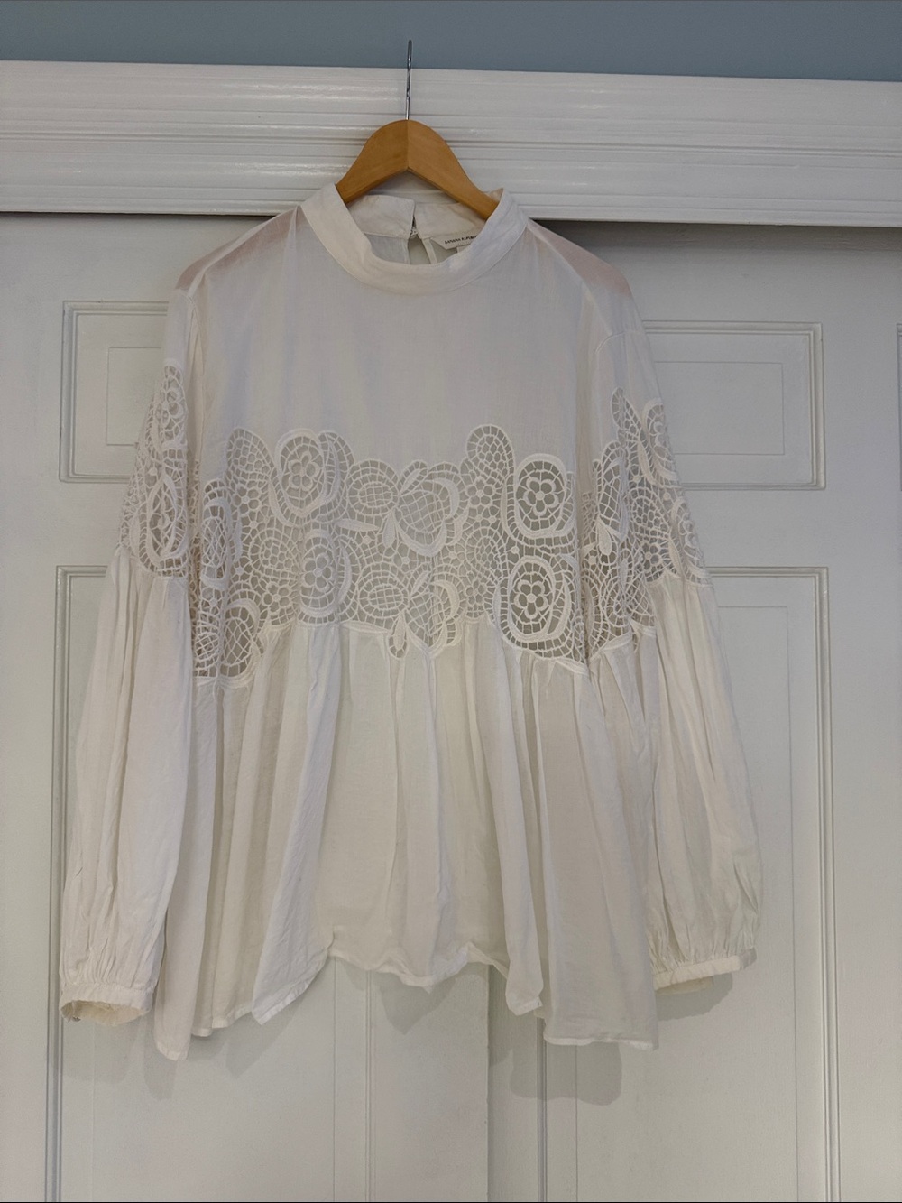 Banana Republic Cream Lace-Inset Peasant Blouse